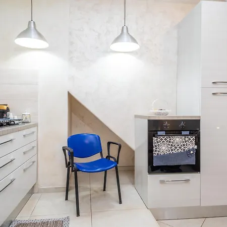 Nigido House Emily Daire Katanya